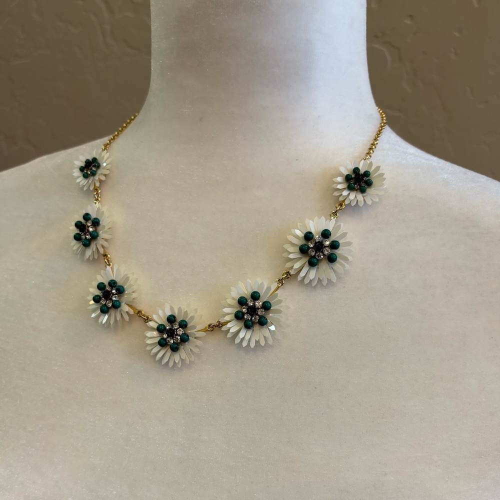 ANN TAYLOR 🖤💚 Floral Necklace - Picture 9 of 10